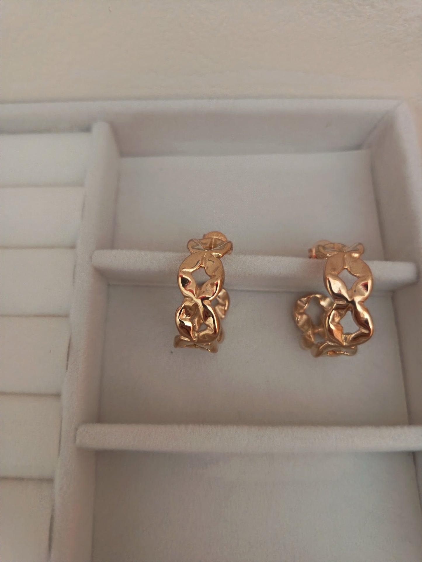 Pendientes aro entrelazado